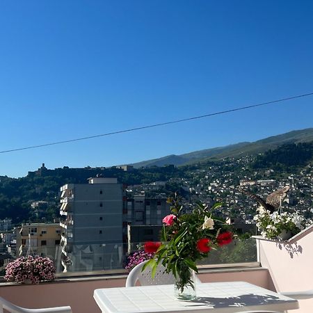 Flower Terrace Apartment Gjirokastër Eksteriør billede