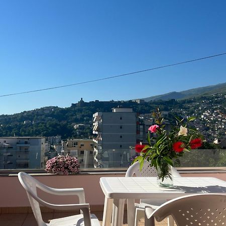 Flower Terrace Apartment Gjirokastër Eksteriør billede