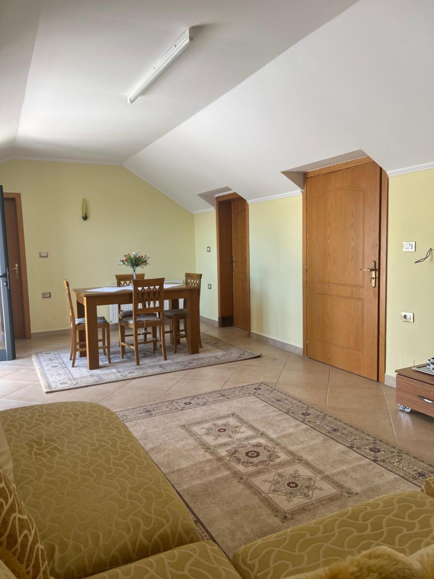 Flower Terrace Apartment Gjirokastër Eksteriør billede