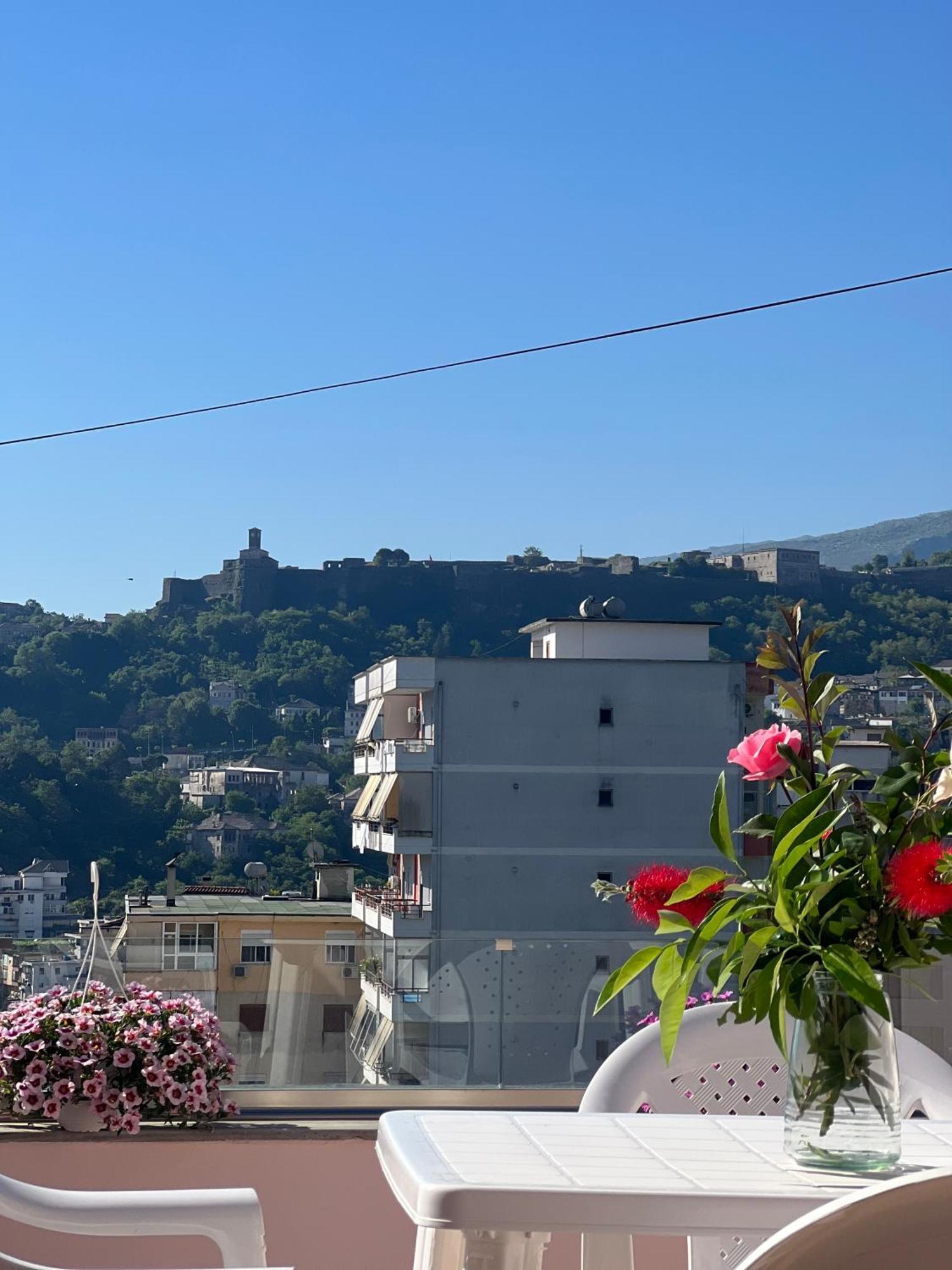 Flower Terrace Apartment Gjirokastër Eksteriør billede