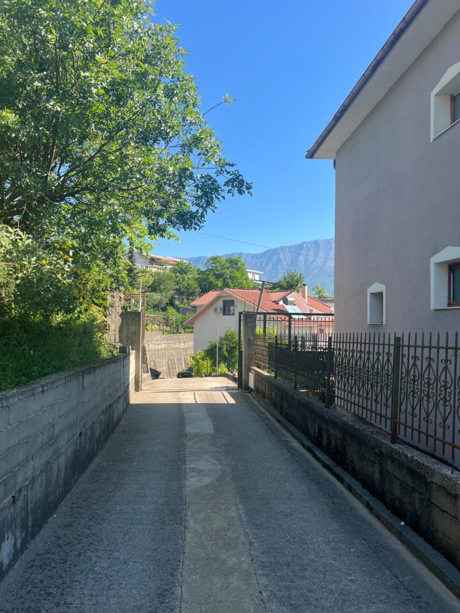 Flower Terrace Apartment Gjirokastër Eksteriør billede